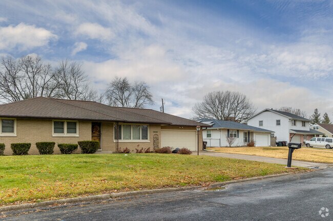 Rows of smaller ranch homes can be found all over West Peoria.