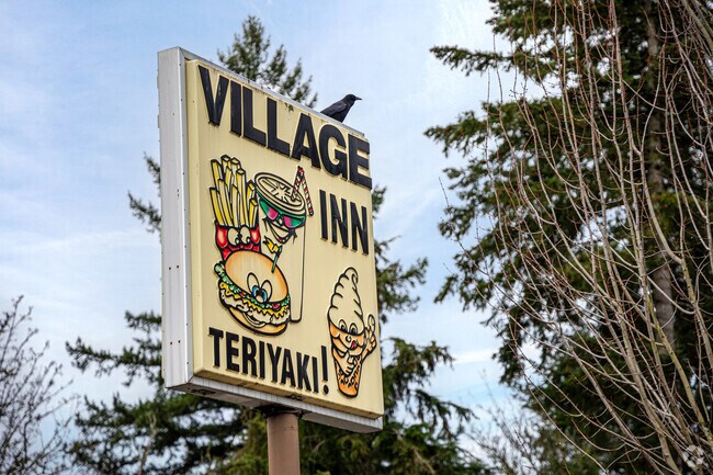 Village Inn Burgers & Teriyaki offers American and Asian-inspired cuisine in Hobart.