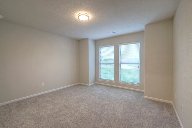 26819 W 83rd Terrace, Lenexa, KS 66227 - photo 6