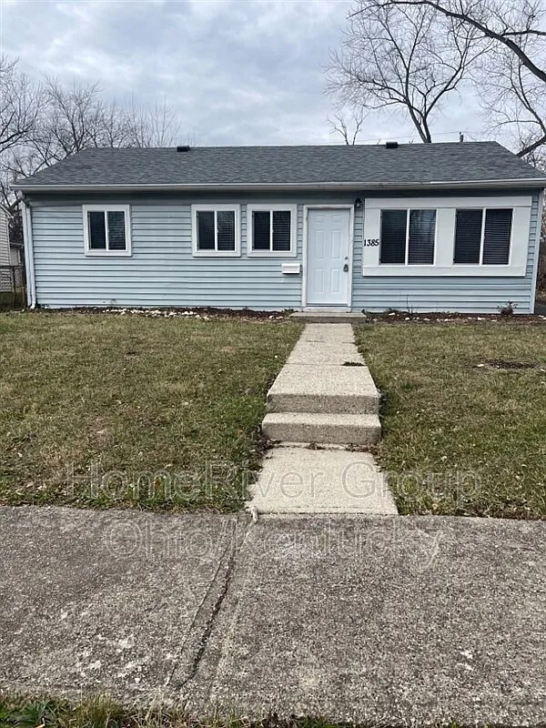 1385 Guenther Rd, Dayton, OH 45417