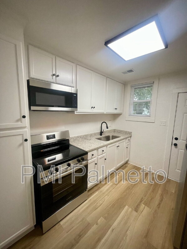 2205 Harper St unit A, Columbia, SC 29204 - photo 5