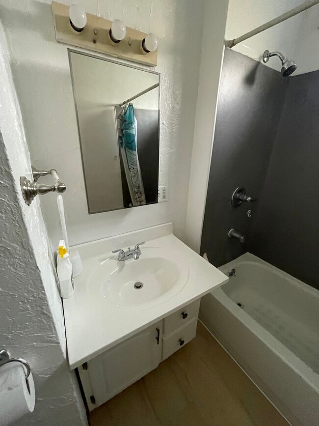 390 W 19th Ave unit 390 W. 19th unit 1, Eugene, OR 97401 - photo 7