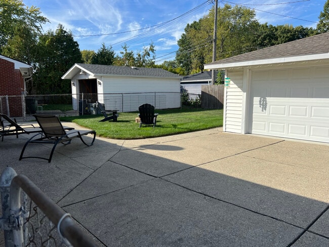 21223 Crane Ct, Saint Clair Shores, MI 48081 - photo 2