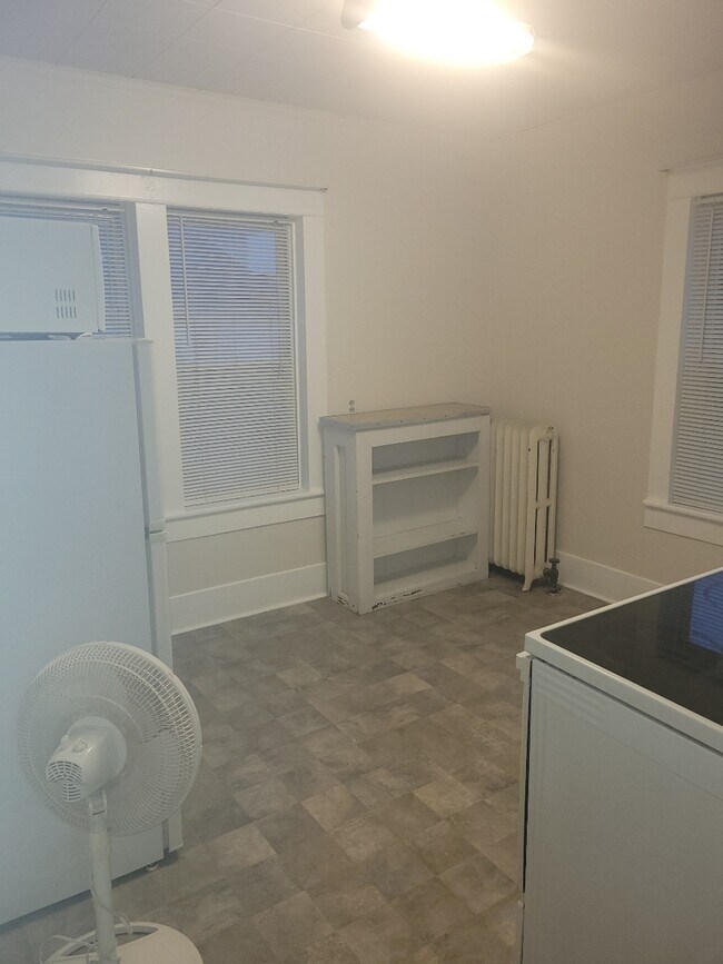 504 S Franklin St unit C, Kirksville, MO 63501 - photo 4