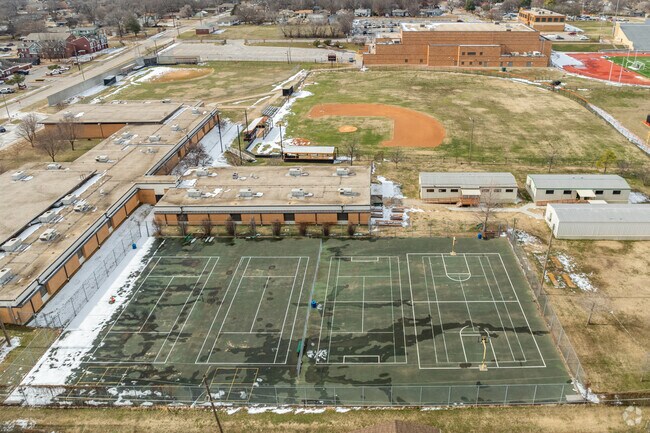 Kipp Acadmemy challenges students by offering an all-encompassing curriculum.