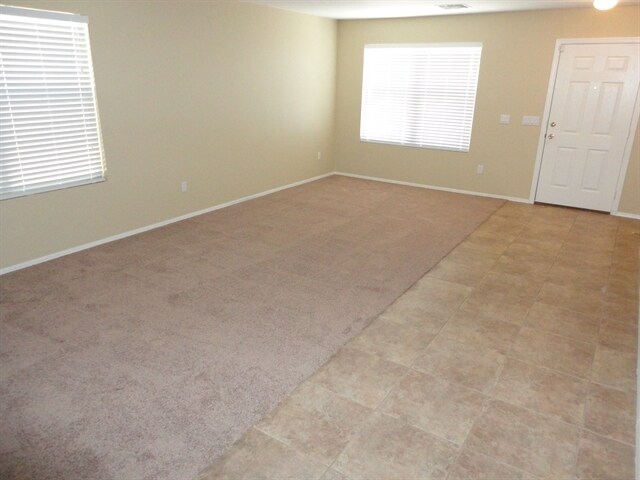 5906 W Southgate Ct, Phoenix, AZ 85043 - photo 6