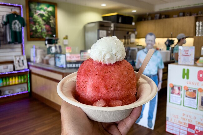 Kuli'ou'ou-Kalani Iki residents can enjoy shaved ice from Uncle Clay's House of Pure Aloha.