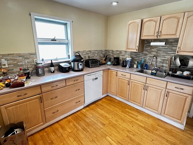 60 Raymond St unit 2, Boston, MA 02134 - photo 3