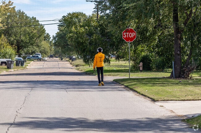 Take an afternoon walk through the streets of Xyler.