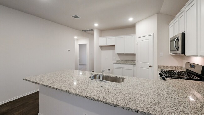 416 Sandringham Loop, Kyle, TX 78640 - photo 5