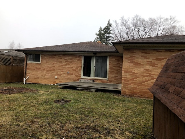 13589 Whitney Rd unit 13589 Whitney Road, Strongsville, OH 44136 - photo 3