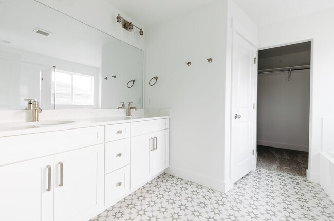 676 W Salvia Dr, Saratoga Springs, UT 84045 - photo 7