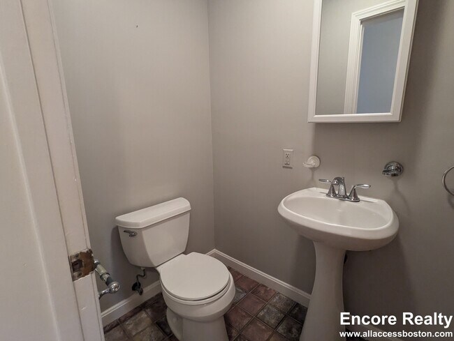 344 Putnam Ave unit 3, Cambridge, MA 02139 - photo 7