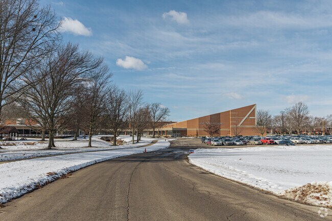 Ashland High School has a Niche rating of B.