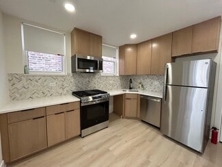 1313 W Ohio St Unit 2F, Chicago, IL 60642