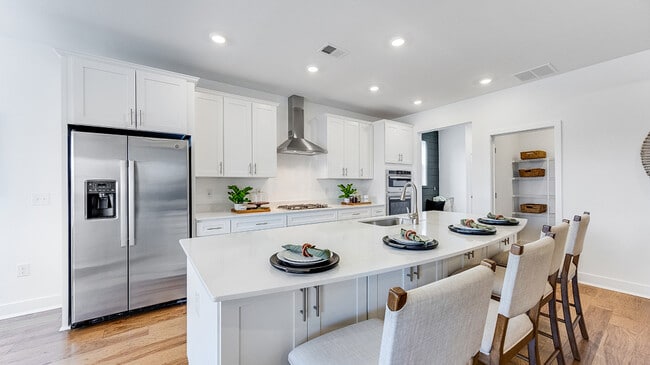 116 Fillmore Dr, Monroe Township, NJ 08831 - photo 2