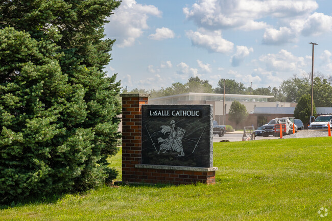 Lasalle Middle School is located on 1st Ave NW.