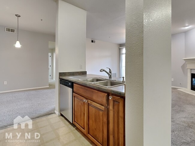 3872 S Dallas St unit 202, Aurora, CO 80014 - photo 3
