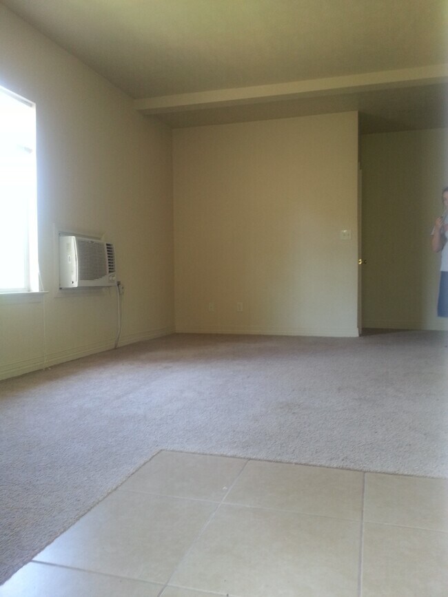 2530 Liberty St unit 4, Beaumont, TX 77702 - photo 3