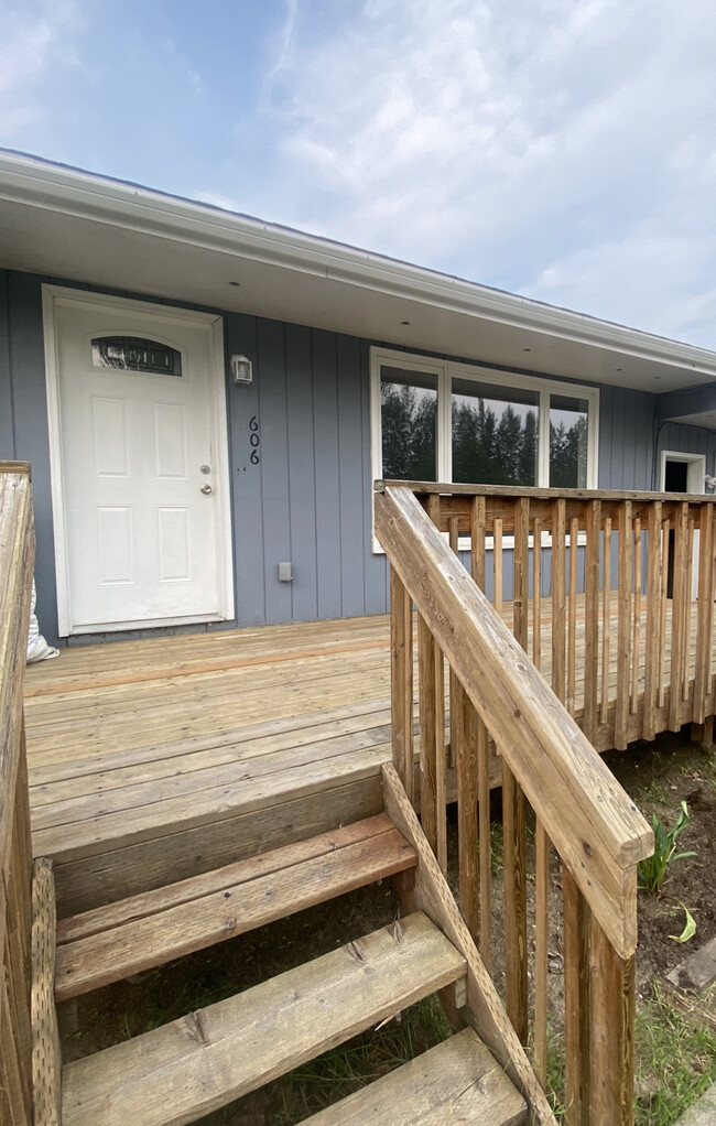 606 Holiday Rd Unit A, North Pole, AK 99705