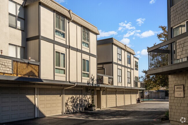 With spacious designs, Ygnacio Valley condos are perfect for comfortable, convenient living.