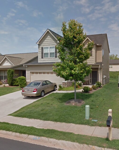 383 Edgemont Ave, Spartanburg, SC 29301 - photo 2