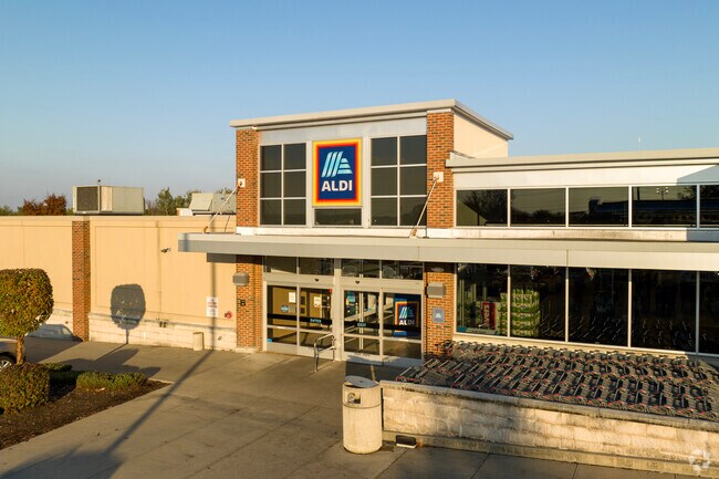 Aldi is Centreville's main grocer, with seasonal produce and daily essentials.