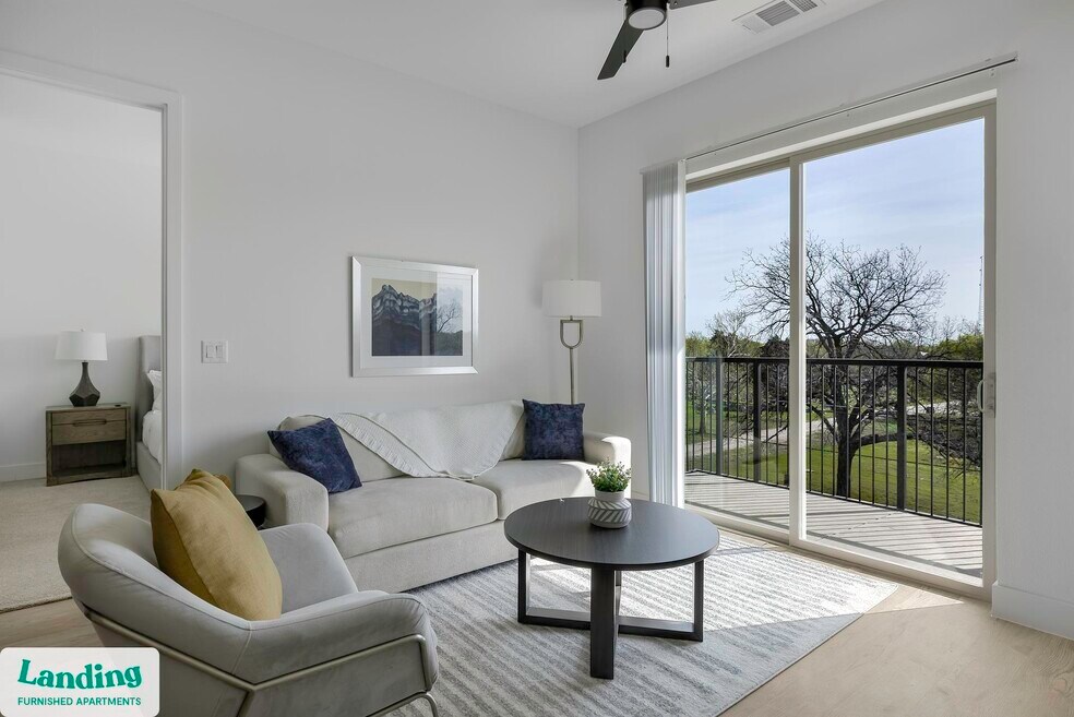 650 E Sycamore St unit 3307.1408273, Denton, TX 76201 - photo 1