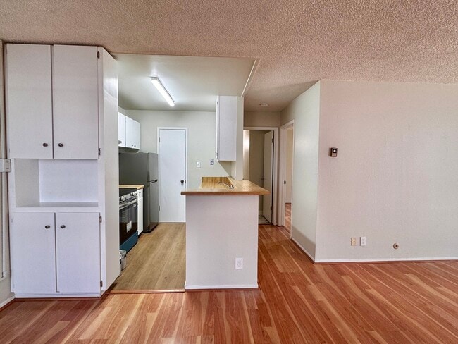 Entry way to kitchen