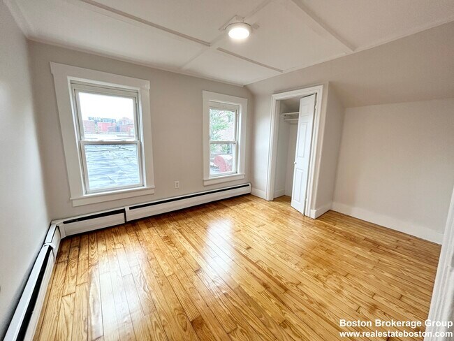 15 Saratoga St unit 2, Boston, MA 02128 - photo 4
