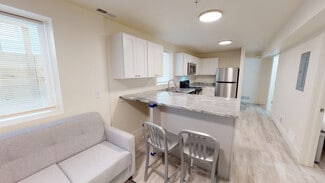 1214 Washtenaw Ct, Ann Arbor, MI 48104