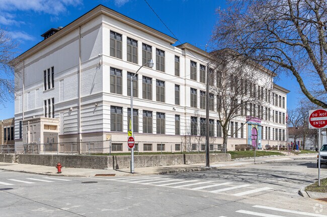 Clarke Street Elementary School is a public school in Milwaukee, WI.