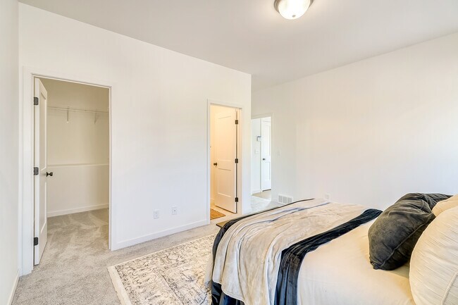 Primary Bedroom1_3.jpg