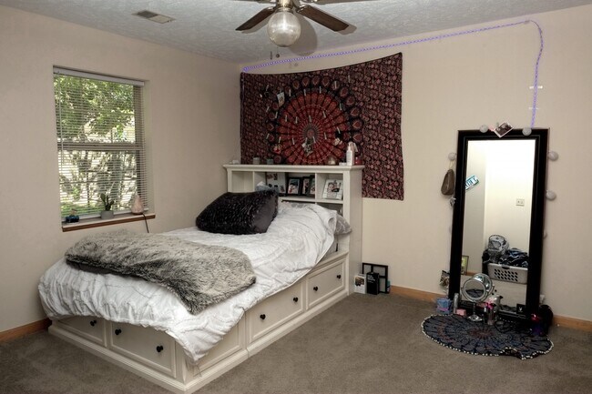 401 Fielding Ct, Mount Vernon, IN 47620 - photo 6