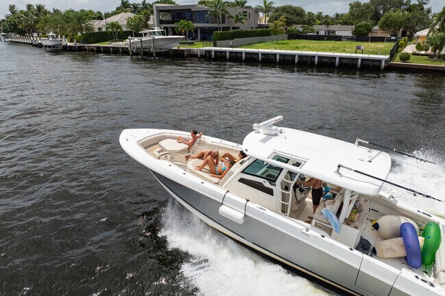 Sunrise Intracoastal offers direct boating access to the Atlantic Ocean.