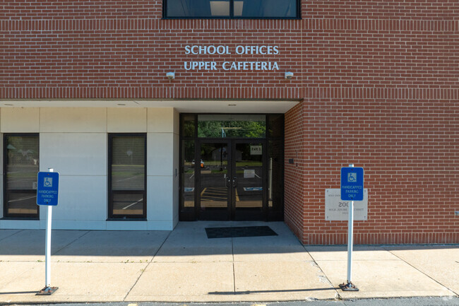 The student to teacher ratio at Holy Infant Elementary is 17 to 1.