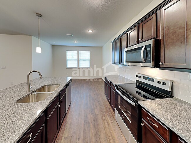 2902 Alanas Mdw Way, Green Cove Springs, FL 32043 - photo 4