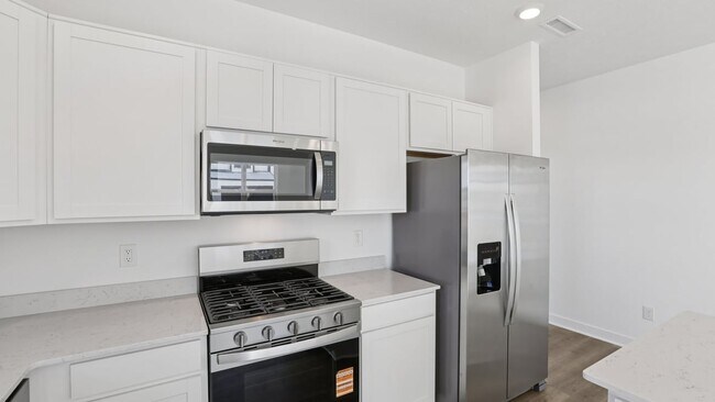 6163 Rhinecliff Dr, Whitestown, IN 46075 - photo 4