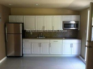 18953 Bessemer St, Tarzana, CA 91335