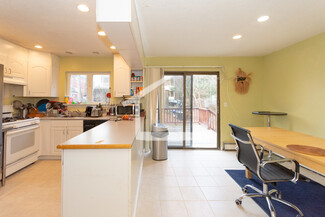 148 Thorndike St, Brookline, MA 02446