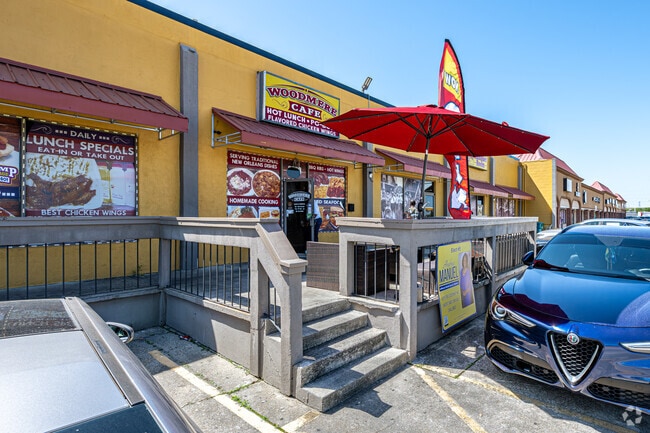 Woodmere has great restaurants like Woodmere Café.