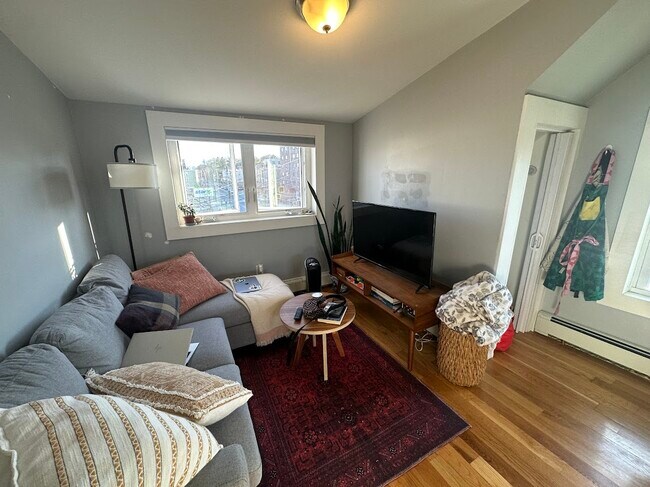 288 Beacon St unit 2, Somerville, MA 02143 - photo 3