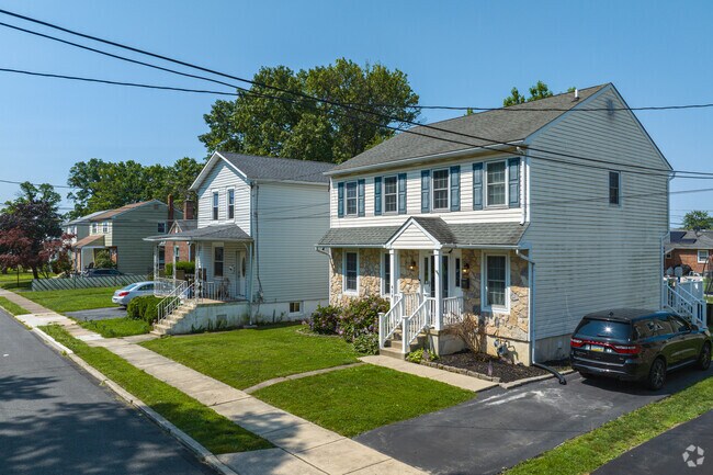 You'll find a mix of home types in Woodlyn, from two story Colonials to Bungalows.