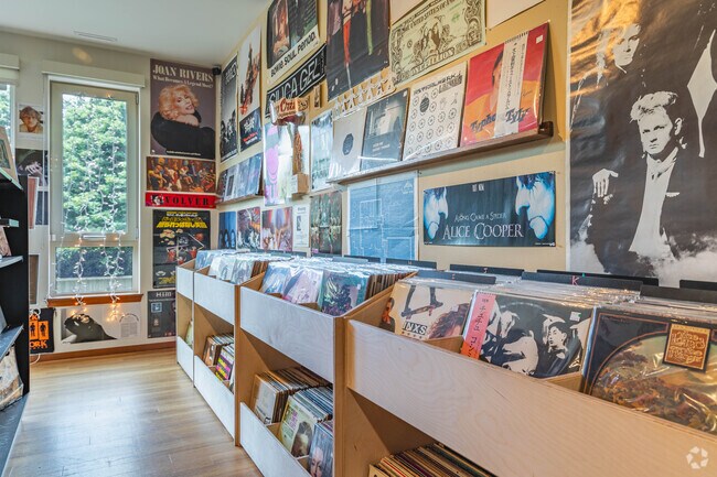 Volver Records near Shorewood is one of Mercer Island's many independently owned businesses.