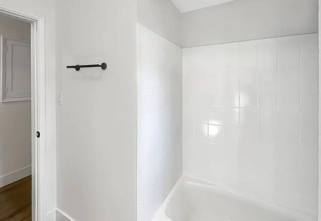 3700 Olympiad Dr, Los Angeles, CA 90043 - photo 4