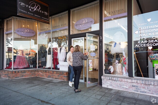 Enjoy great shops for the hole family in Rosewood at Henderson Center.