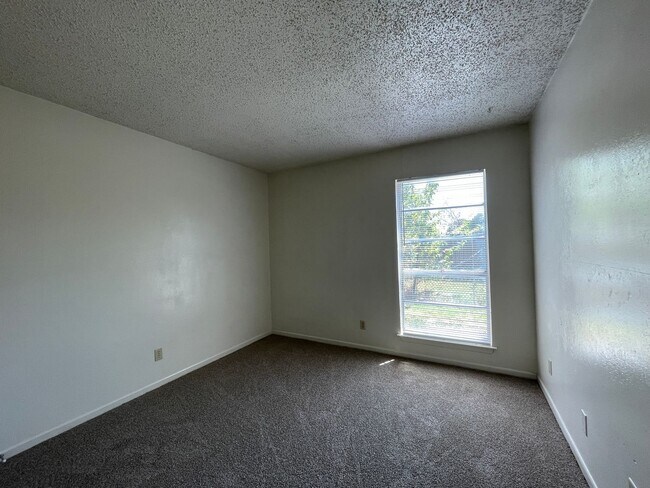 4306 Lake Rd unit 2, Killeen, TX 76543 - photo 7