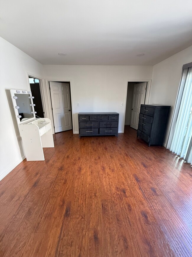 10548 Tinker Ave, Tujunga, CA 91042 - photo 3