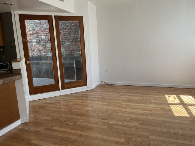 French Doors from Livingroom to Atirum