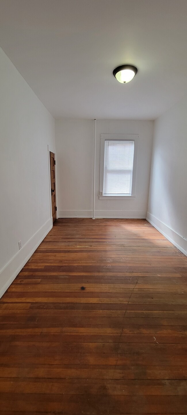 617 W Main St unit 1, Galesburg, IL 61401 - photo 7